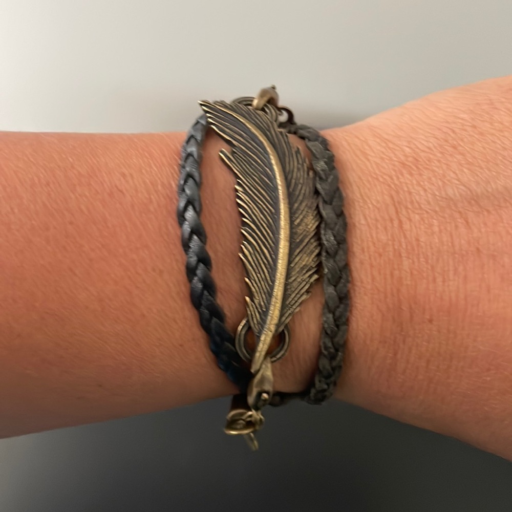 Lenny and Eva feather wrap